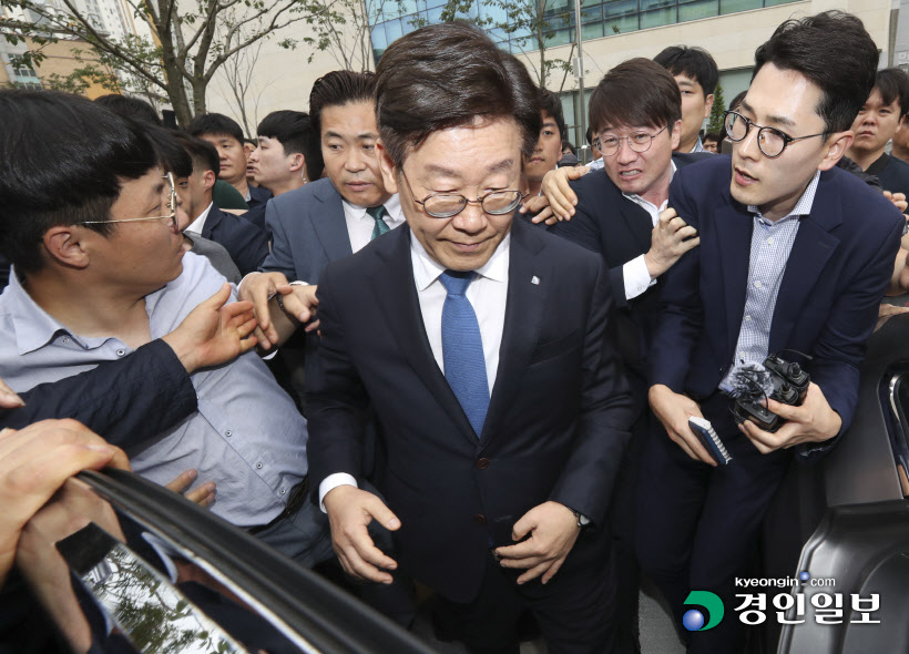 [경인포토]묵묵부답의 이재명 경기도지사