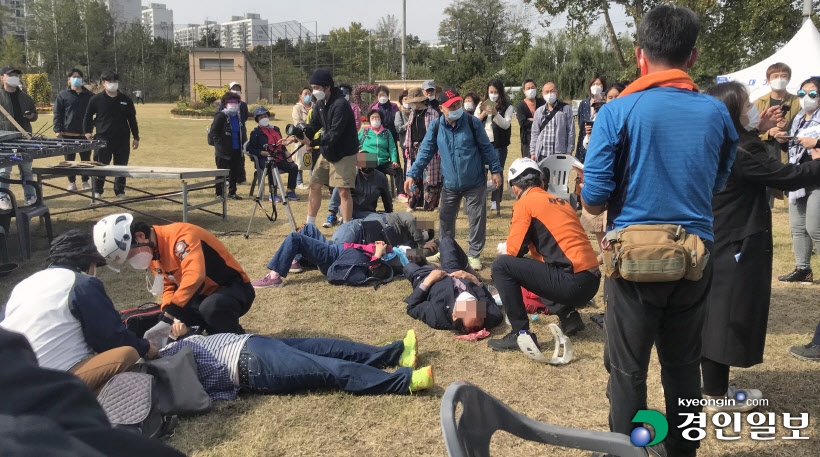 부평미군기지 개방행사장 구조물 낙하사고