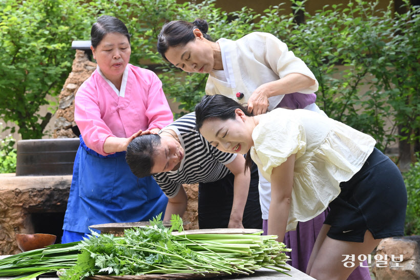 단오 창포물 머리감기 (6)