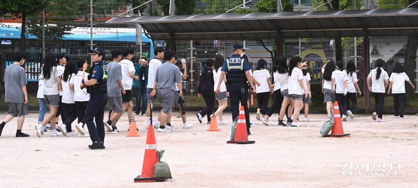 영일중학교 테러 대피훈련 (3)