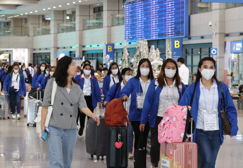 필리핀 가사관리사 인천공항 입국