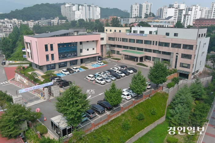 이천교육청은 25일 비대면 쌍방향 실시간 화상교육으로 관내 각급학교 관리자(교장, 교감, 행정실장) 및 청내 교직원을 대상으로 청렴교육을 실시했다. 2024.6.25/이천교육청 제공