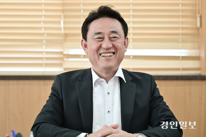 이충우  여주시장은 1일 월례조회와 기념사를 통해 여주시민과 새롭게 개편된 조직과 함께 남은 임기 동안의 시민약속과 미래 청사진을 밝혔다. /여주시 제공