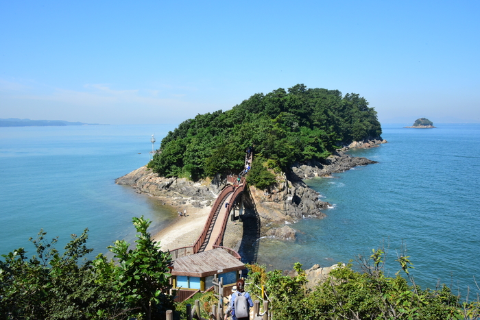 안산시는 247억원을 들여 구봉도에 공원을 조성했다. 2024.8.10/안산시 제공