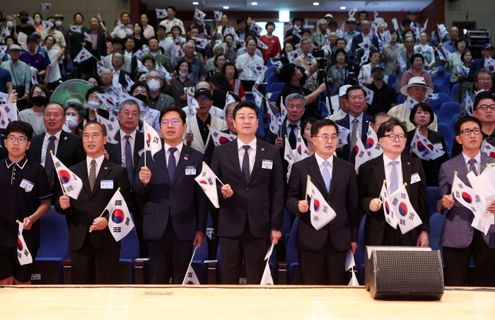 김진경 경기도의회 의장이 15일 경기도경제과학진흥원에서 개최된 제79주년 광복절 경축식 ‘기억_미래를 잇다’에 참석했다. 2024.8.15/경기도의회 제공