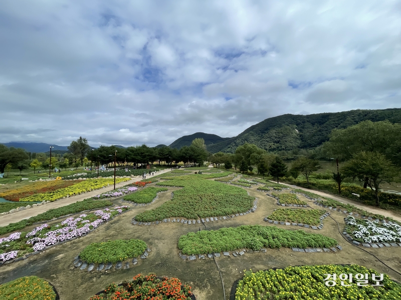 14일 전망대에서 본 제주도와 남해 다도, 울릉도 등을 담은 이 대한민국 지도. 2024.9.14  가평/김민수 기자kms@kyeongin.com