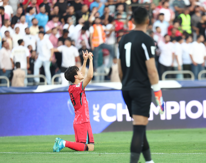 10일(현지시간) 요르단 암만국제경기장에서 열린 2026 피파 북중미월드컵 아시아 3차 예선 3차전 한국과 요르단의 경기. 이재성이 선제골을 넣은 뒤 세리머니를 하고 있다. 2024.10.10 /연합뉴스