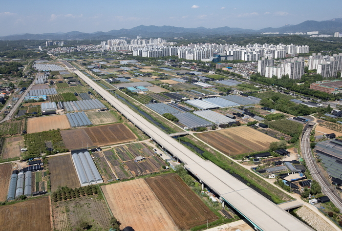 고양시 내곡동, 대장동, 화정동, 토당동, 주교동 일원의 그린벨트(개발제한구역) 해제 규모는 199만㎡이고 0.94만호다. 사진은 신규택지 조성 예정지 전경. /고양시 제공