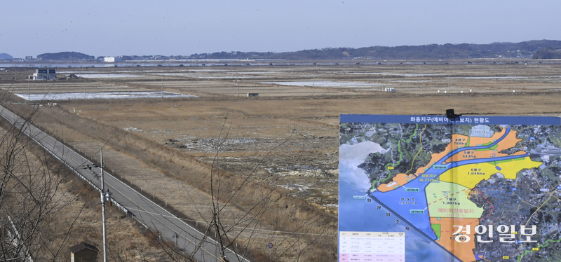 경기국제공항 후보지 발표를 두고 지역 주민들의 여론은 들끓는 중이다. 경기 남부권 국제공항 건설의 가능성과 필요성에 대한 의문까지 다양한 의견이 나오고 있다. /경인일보DB