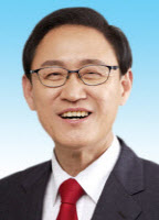 정유섭 