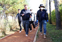 파주시, 맨발걷기 산책로 조성 박차… 타지역 우수사례 벤치마킹