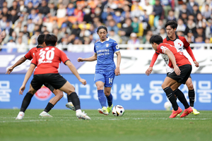 수원 삼성, 부산 아이파크에 0-1패배…리그 8위로 떨어져