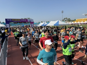 '3500명의 마라토너' 여주 남한강을 달리며 추억 만끽