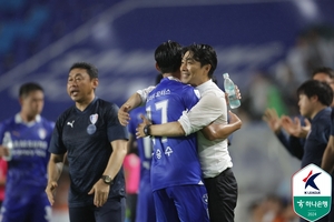 수원 삼성 62일 만에 승리, 변성환호 홈에서 성남FC 3-0 제압