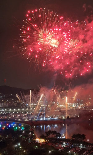 “가을밤 빛의 축제”… 28일 저녁 '운정호수공원 불꽃축제' 개막