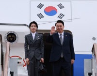 [포토] 윤석열 대통령 부부, 필리핀-싱가포르 국빈 방문 및 아세안 회의 참석 출국