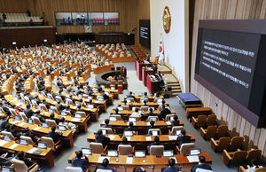 여권 결집에 김건희·채상병 특검법 모두 부결… 민주, 더 강력한 특검법 예고