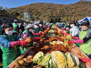 파주시새마을회, '사랑의 김장 1천통' 소외이웃 전달