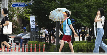 하루새 폭우·폭염 번갈아… 일상이 돼가는 '이상기후'