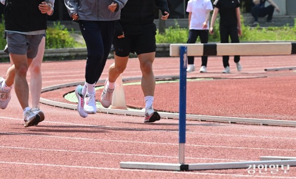 [경인포토]산사태로 토사가 덮친 안성시 일죽면 양계장