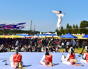 바우덕이 축제 일감 공정 논란